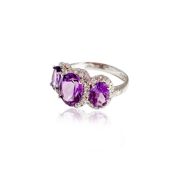 Three Stone Oval Purple Amethyst White Diamonds - Picture 1 of 1